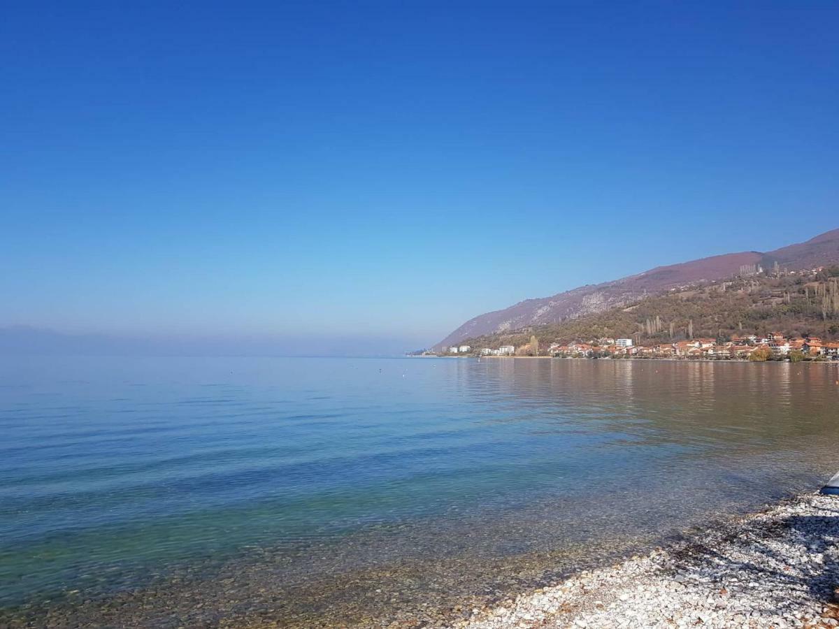 Et Larum Peštani Eksteriør billede
